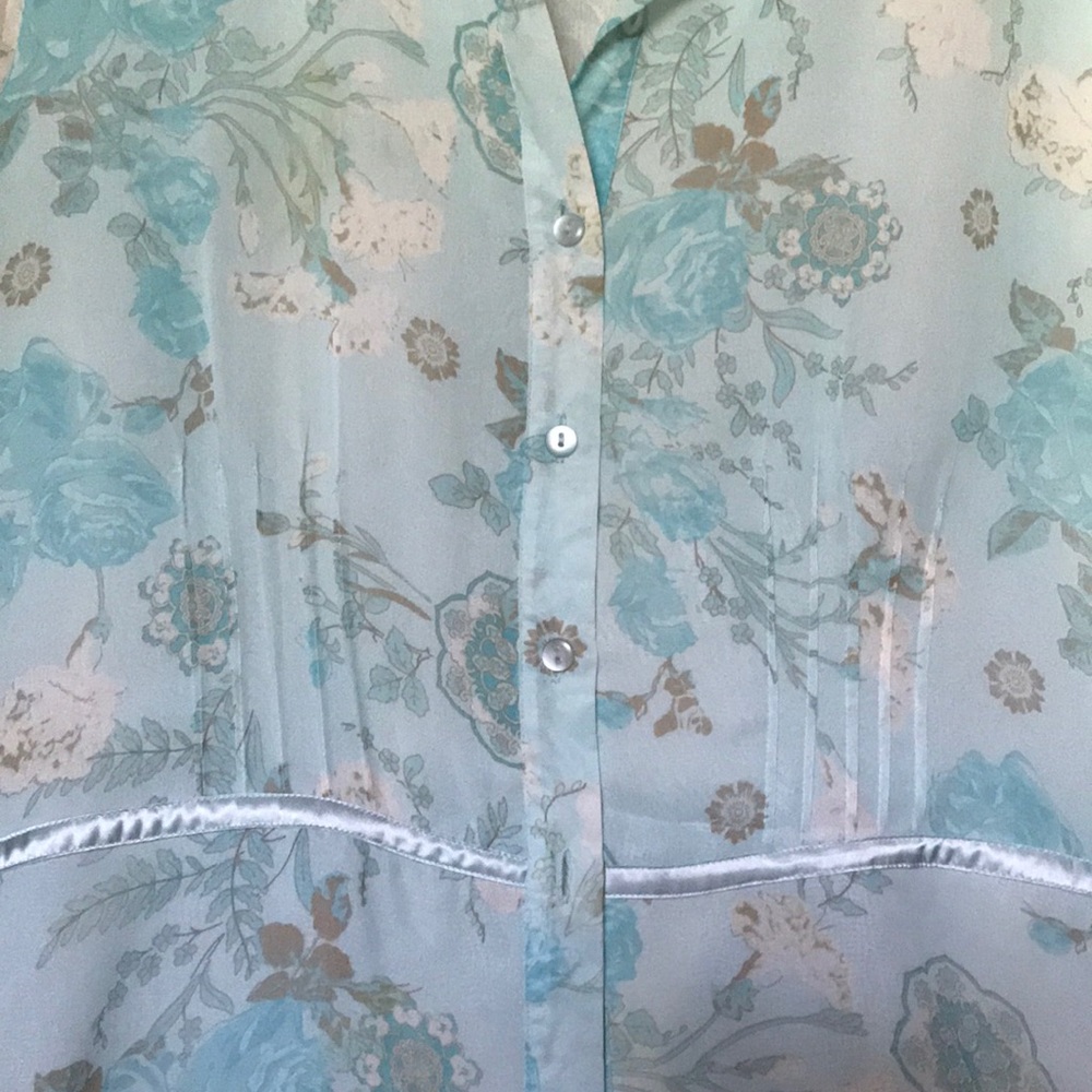 Shirt - Picture 3 of 4